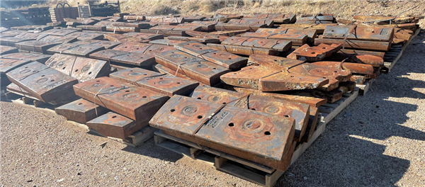 Used Rexnord Rubber Liners For 13'6" X 20' (4.1m X 6.1m) Rod Mill)
